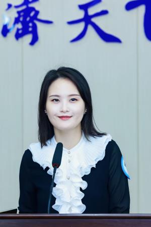 Ƭ